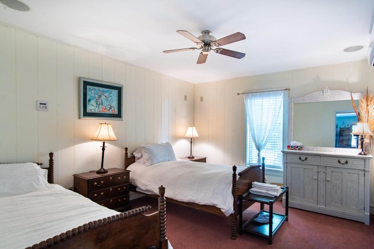 Emilyville Inn Campbellford Εξωτερικό φωτογραφία