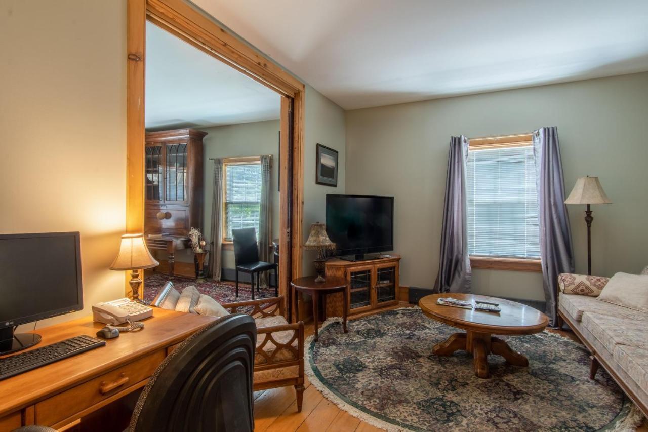 Emilyville Inn Campbellford Εξωτερικό φωτογραφία