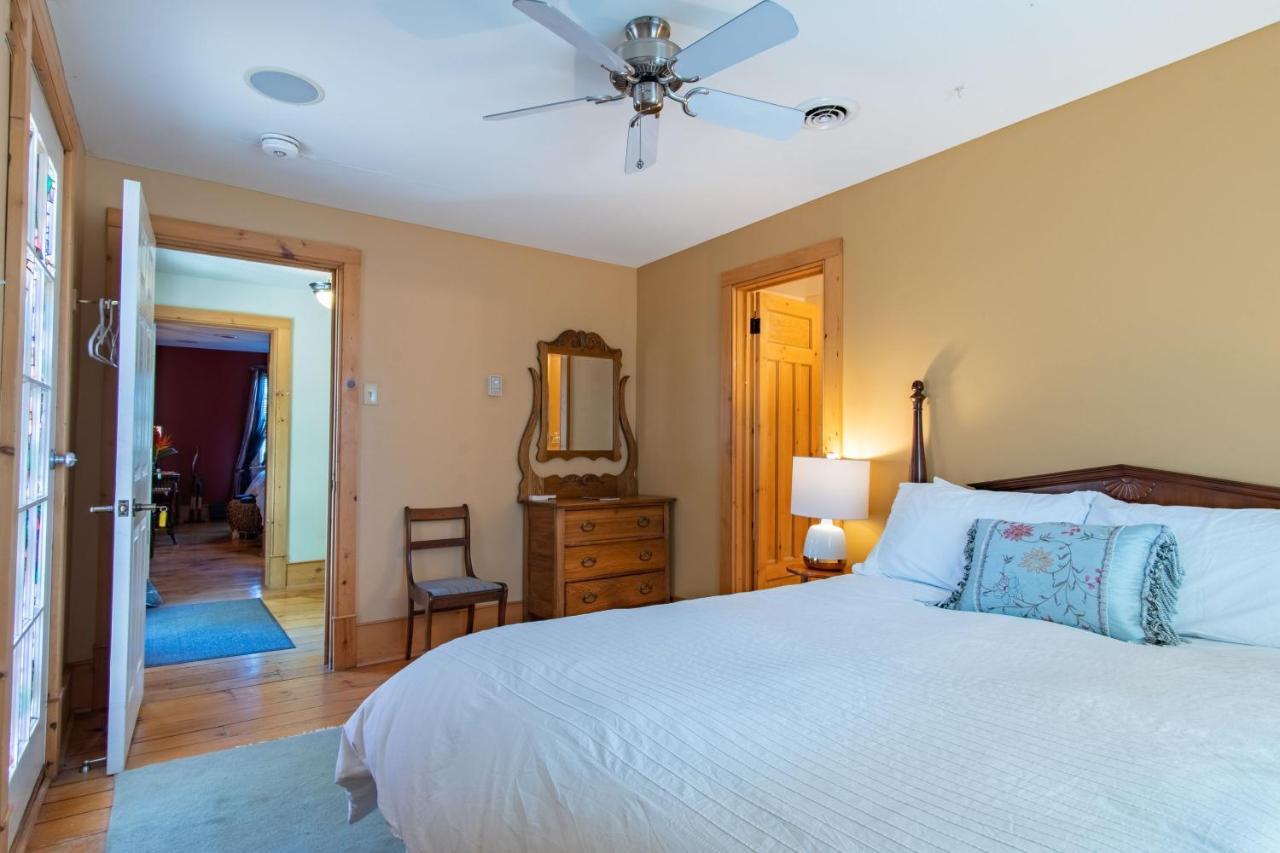 Emilyville Inn Campbellford Εξωτερικό φωτογραφία