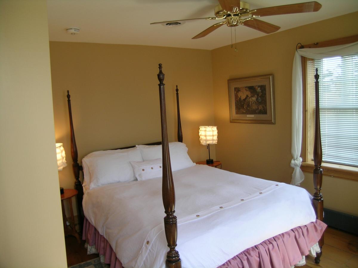 Emilyville Inn Campbellford Εξωτερικό φωτογραφία
