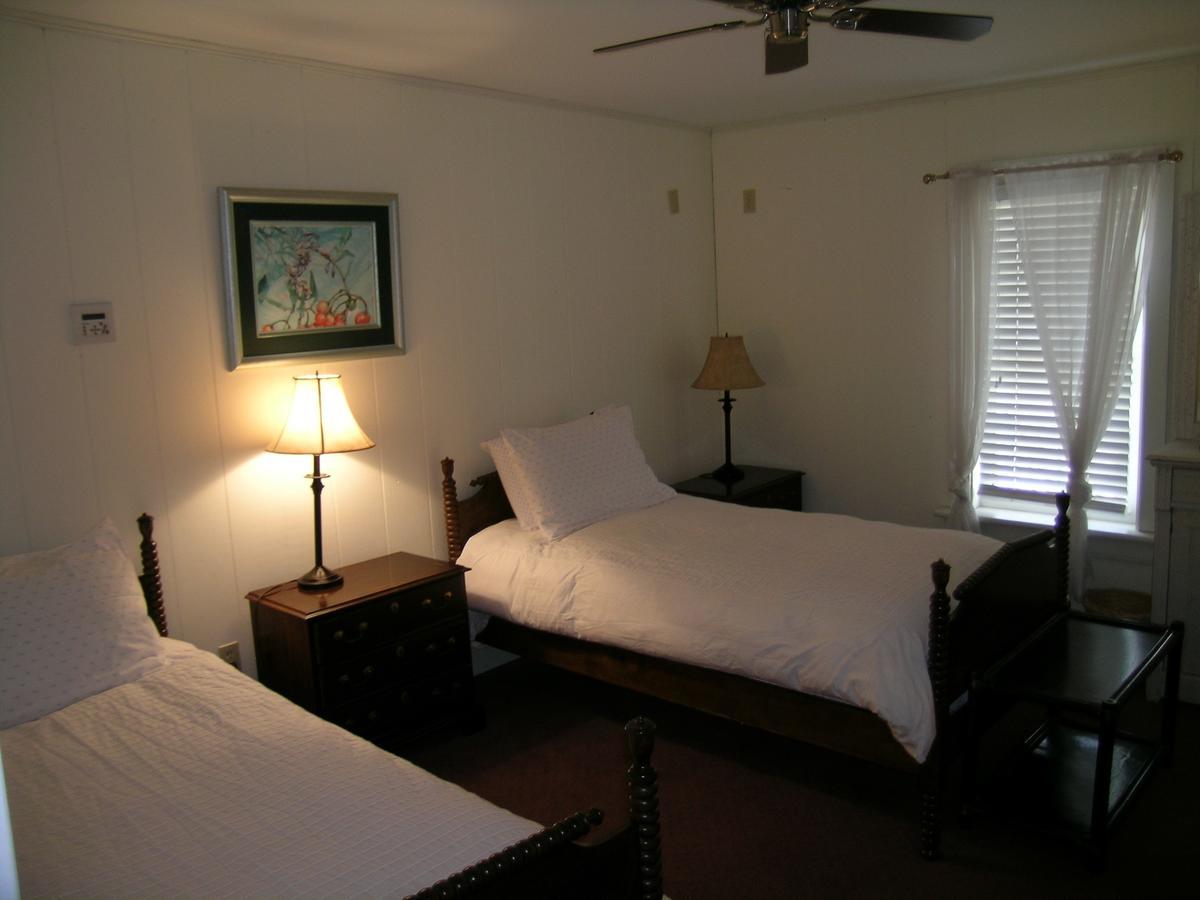 Emilyville Inn Campbellford Εξωτερικό φωτογραφία
